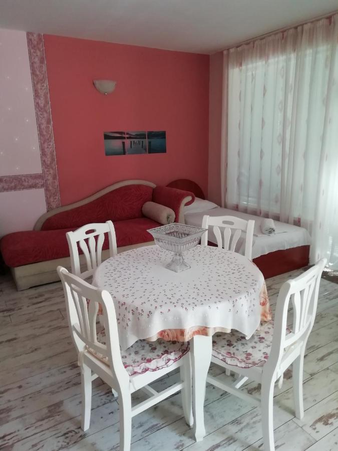 Art Guest House Orchidea Pomorie Exteriör bild