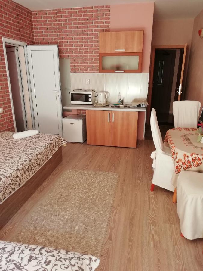 Art Guest House Orchidea Pomorie Exteriör bild